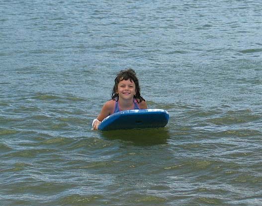 Micaela waiting for a wave